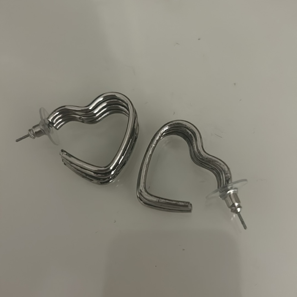 Free people heart earrings